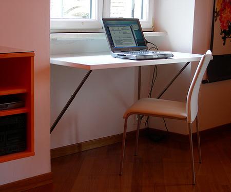 Mesa abatible, de diseño, ideal para ahorra espacio en tu cocina y